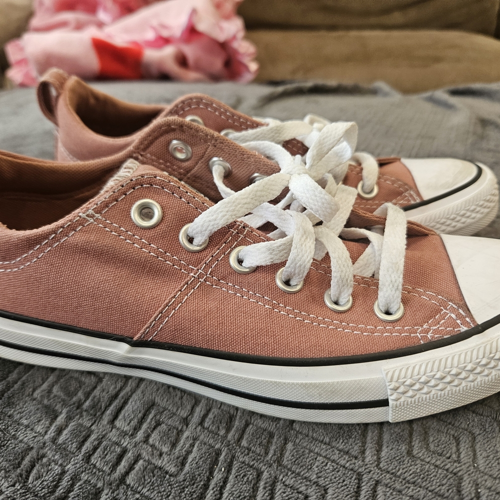 Converse  Pink Sneakers - Picture 2 of 3